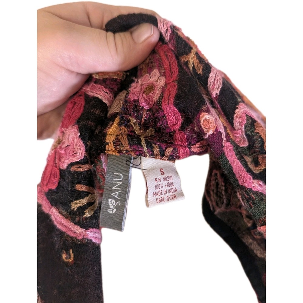 Anu 100% Wool Size Small Multi-Colored Embroidered Bohemian Styled Vest - Picture 5 of 6